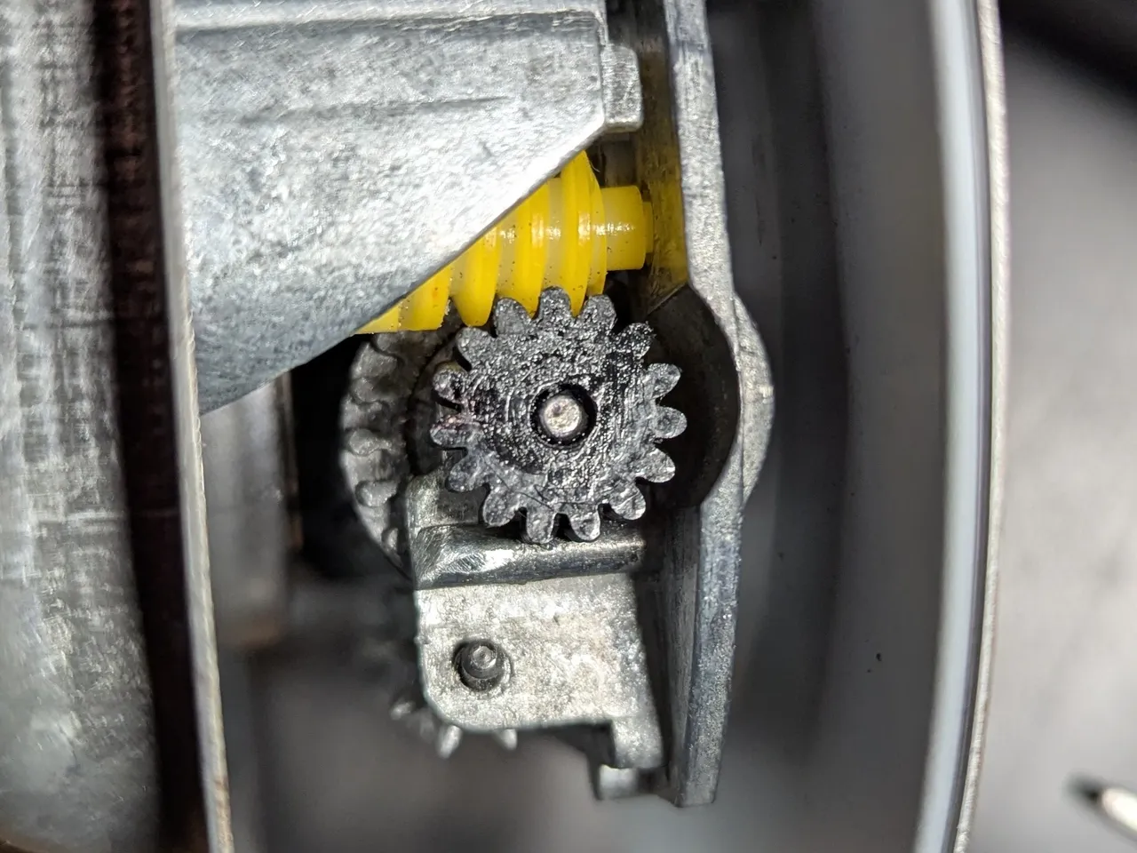 Шестерня для одометра Audi 75/80/90/100 B1/C1 F103